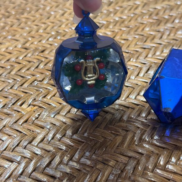 Vintage Jewel Bright Blue Faceted Plastic Ornaments With Festive  Set Of 2 - Picture 6 of 9